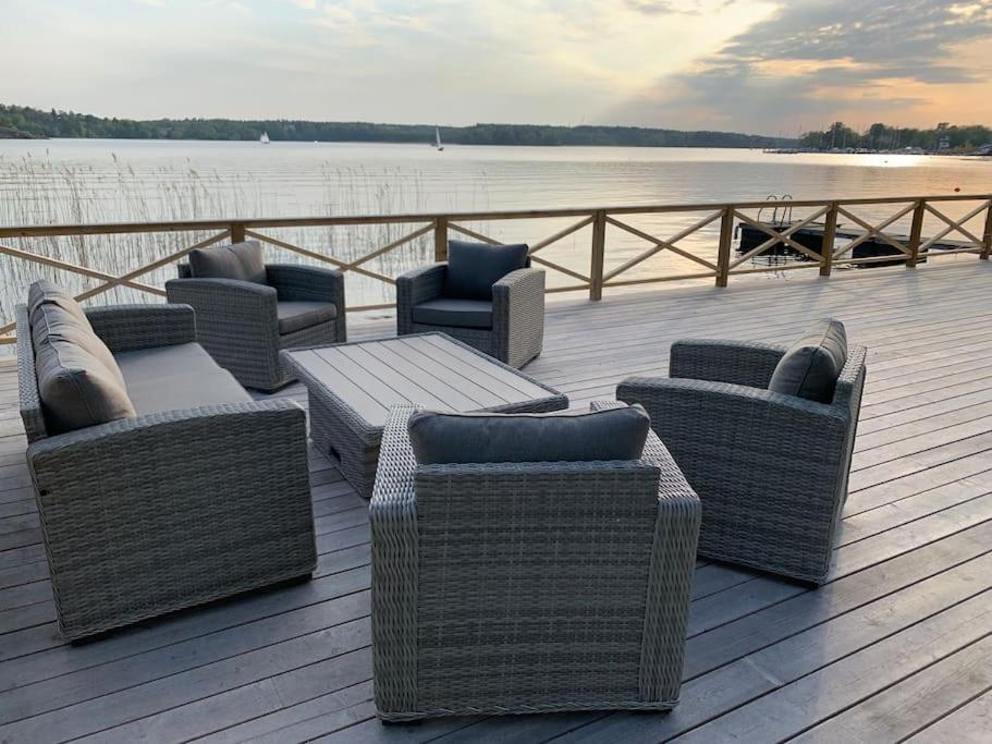 Waterfront House With Jacuzzi & Jetty In Stockholm Villa Exterior photo